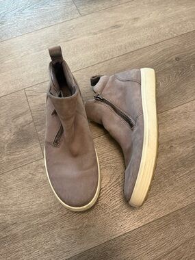 Ecco Soft Women’s Ankle Boot Grey size 40